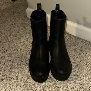 Mix No.6 size 9 black bootie